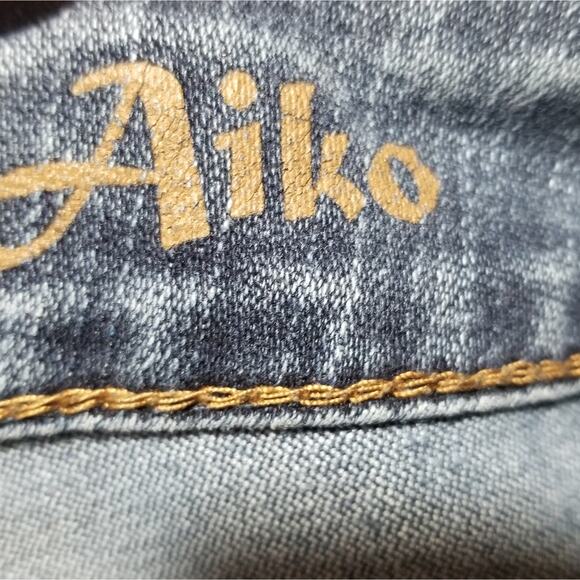 Silver Jeans 31/33 Aiko Bootcut Tall - Picture 4 of 6
